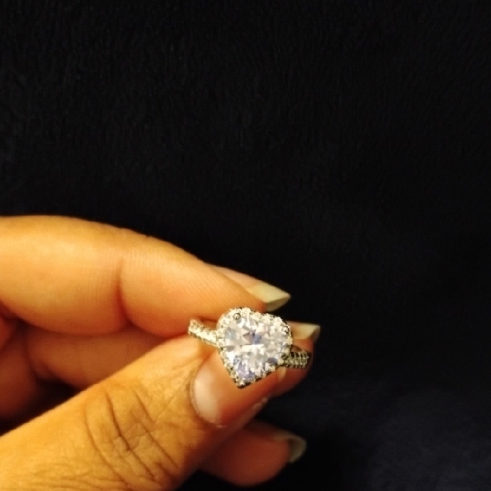 Elegant Silver Heart Ring